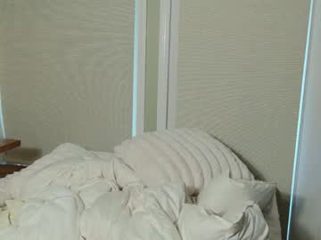 ellalowe's chat room