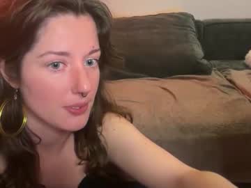 2girls1boat's chat room