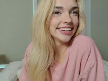 ellalowe's chat room