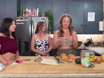 nakedbakers's chat room