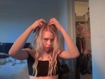 lunarose17's chat room