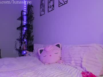 xlunaskye's chat room