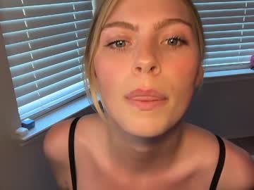 elliee81's chat room