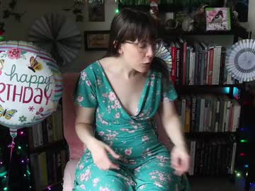 ellynaomi's chat room