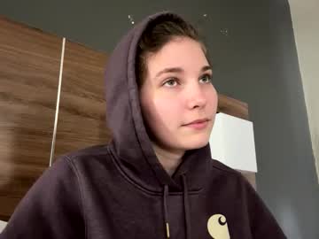 deepthroatqueen33's chat room