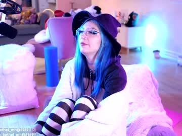 misshowl's chat room