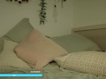 emilyalexa's chat room