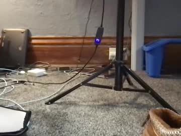 yournewbigmama's chat room