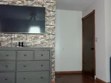 minahoneyy38's chat room