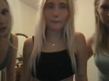 bellagreyoxo's chat room