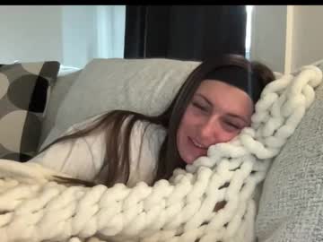 laylahlaylah1's chat room