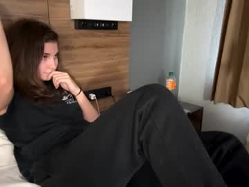 deepthroatqueen33's chat room