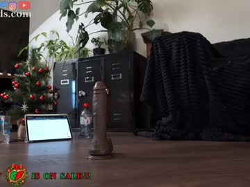 serareads's chat room