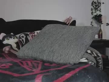 ivey_strigoi's chat room