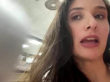 mysteriousmadam_'s chat room