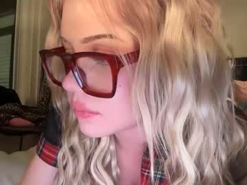 lunarose17's chat room