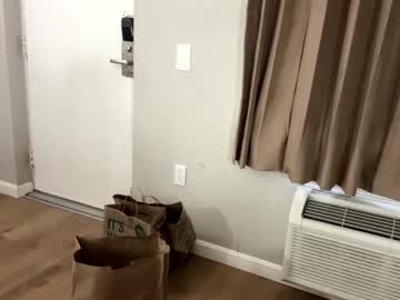 deepthroatqueen33's chat room