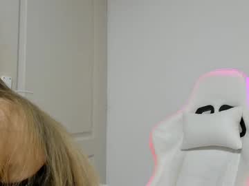 adventurina's chat room