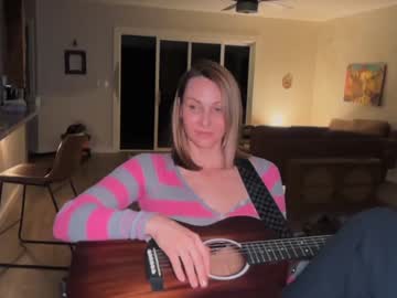 kaileeshy's chat room