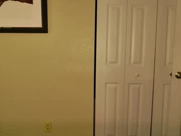 summerishotter's chat room