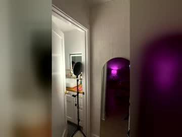 emilyyyt's chat room