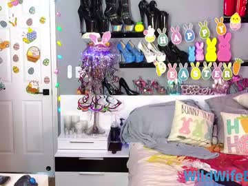 wildwifebarbie's chat room