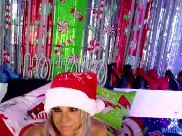 wildwifebarbie's chat room