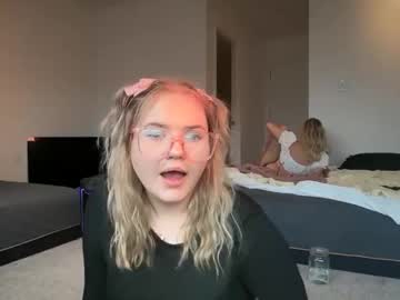 lolafae12's chat room