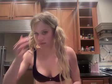 lunarose17's chat room