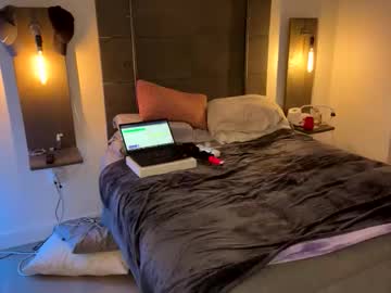 kittywoodyluv's chat room