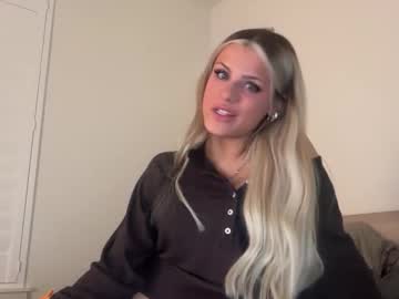 ella_hill's chat room