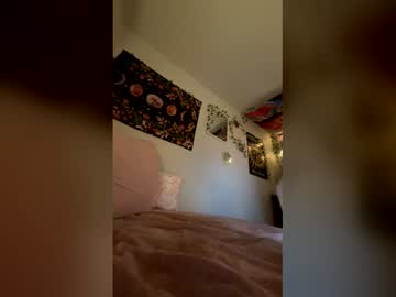 juicylucielatenights's chat room