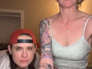 officiallyonlytams's chat room