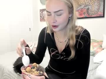 ariah_is_blonde's chat room