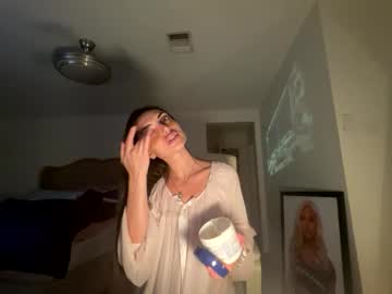 ella_ella_ella_ay's chat room