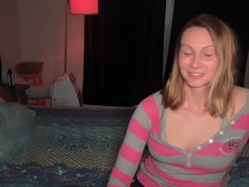 kaileeshy's chat room