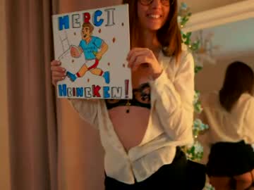 newchloe18's chat room