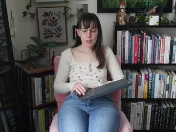 ellynaomi's chat room