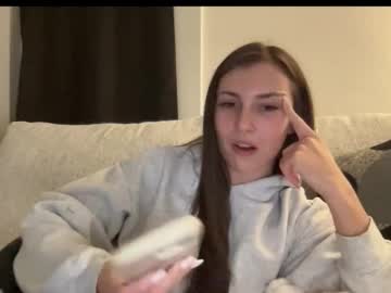 laylahlaylah1's chat room