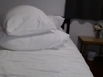 ellalowe's chat room