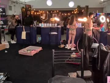 maevemads's chat room