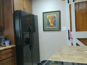 ellalowe's chat room