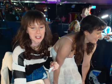 foxy_gamer's chat room