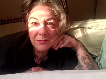 mnkfun4u's chat room