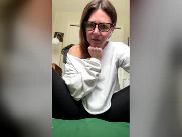 sassynsweetmilf's chat room