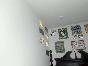 livvywinters's chat room