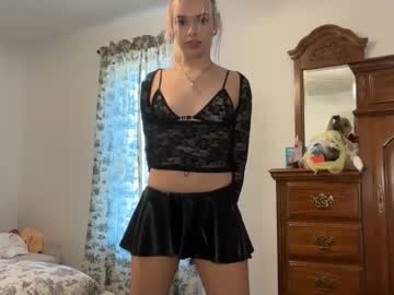 ellalowe's chat room