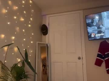 abbienextdoor's chat room