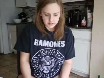 tinywithtiddies's chat room