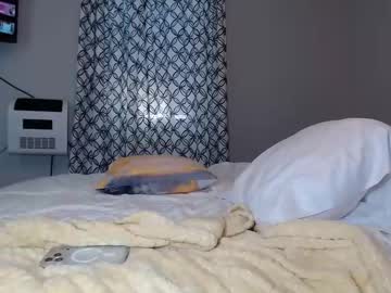 ellalowe's chat room